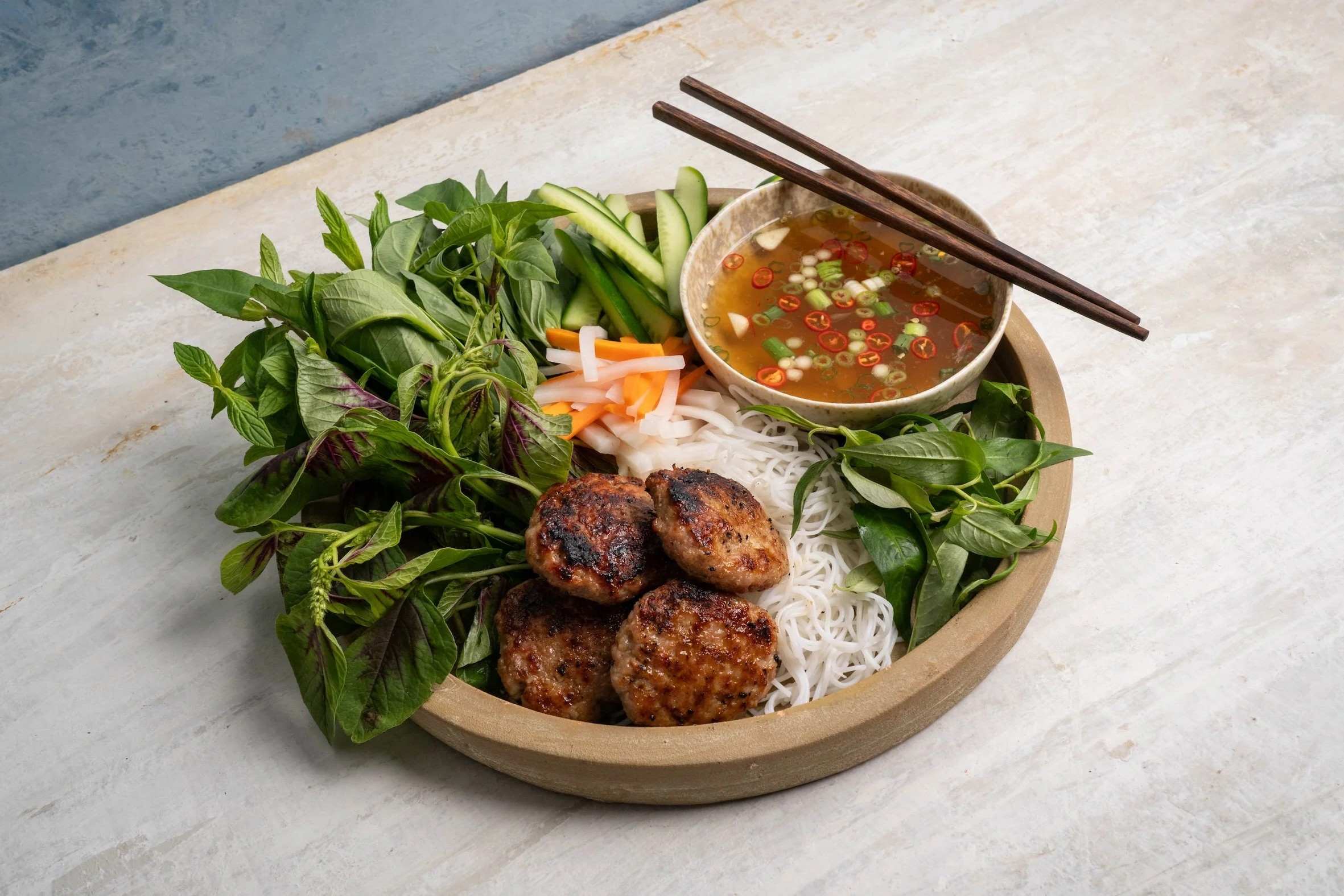 vietnamese-grilled-pork-meatballs-with-vermicelli-bun-cha-recipe