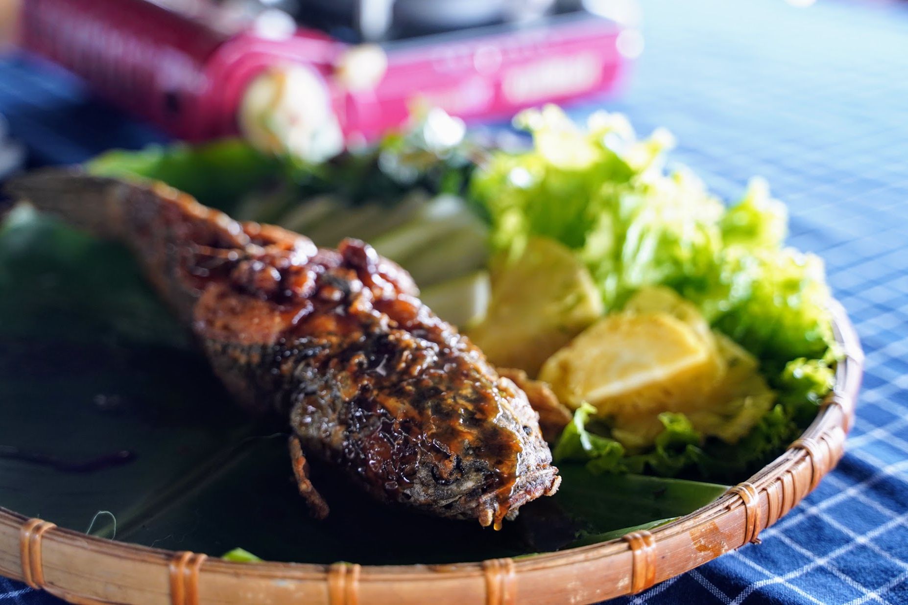 vietnamese-grilled-snakehead-fish-ca-loc-nuong-trui-recipe
