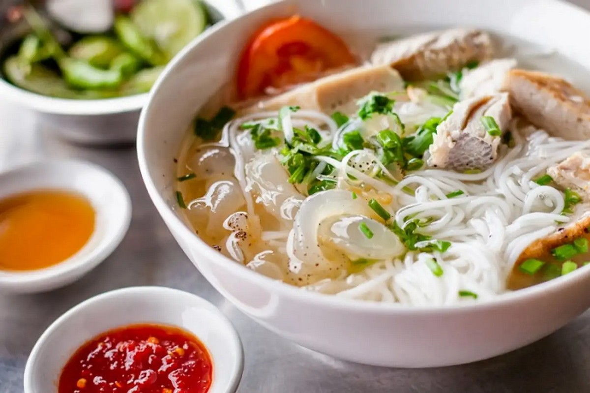 vietnamese-jellyfish-noodle-soup-bun-sua-recipe