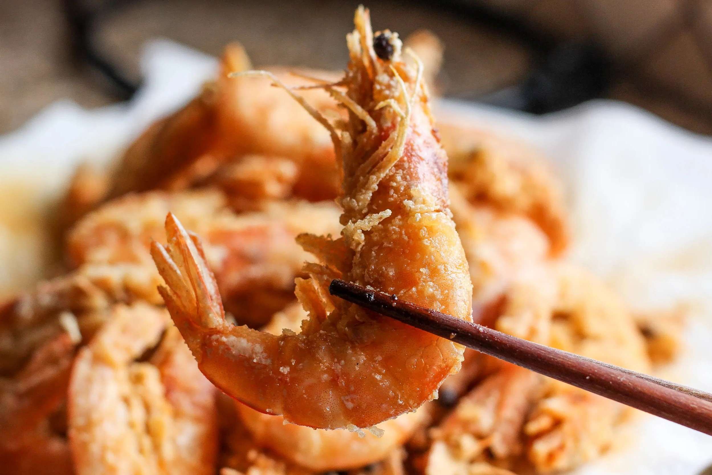 vietnamese-salt-roasted-shrimp-tom-rang-muoi-recipe