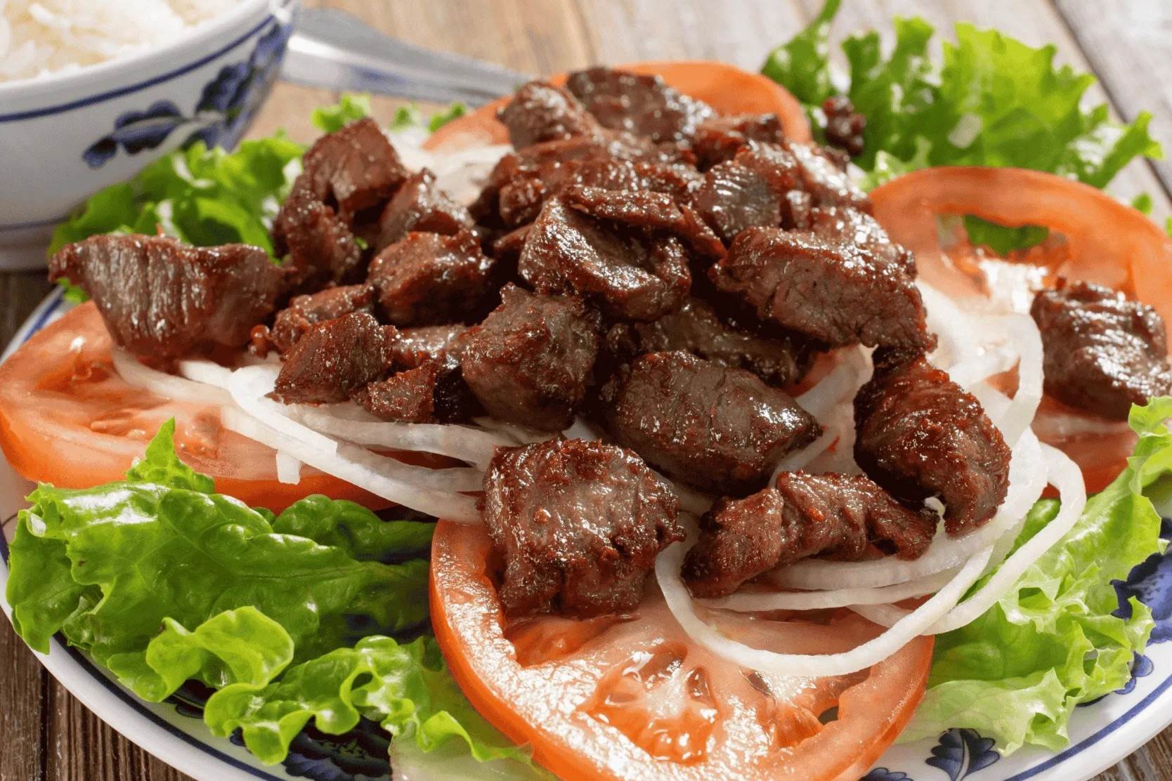 vietnamese-shaking-beef-bo-luc-lac-recipe