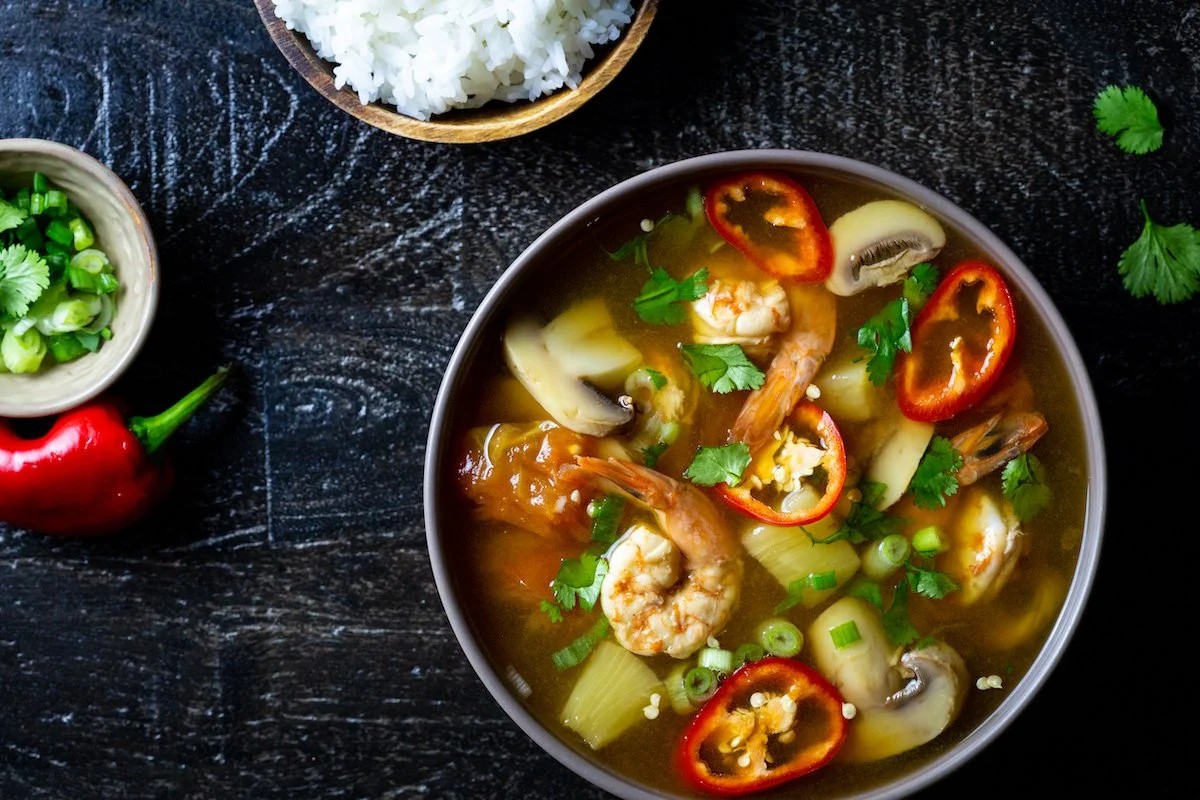 vietnamese-sour-tamarind-soup-canh-chua-recipe